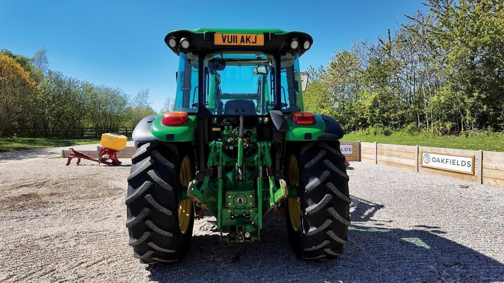 2011 John Deere 5090M - Image 4