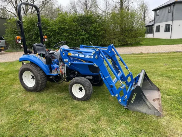 New holland boomer 25